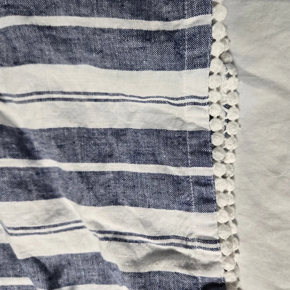 Crown & Ivy Shorts Womens Blue White Striped Linen‎ Pom Pom Trim Shorts Size M